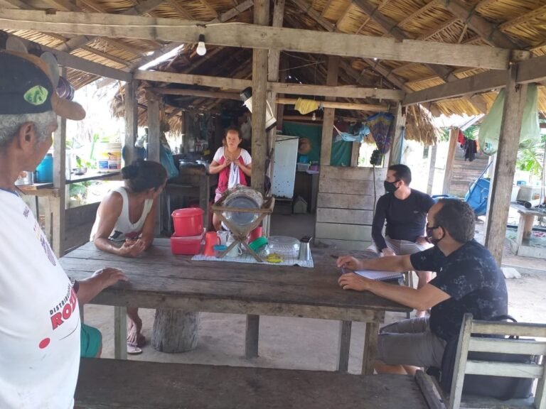 Vice-prefeito e Secretário de Educação visitam comunidade para avaliar reativação de escola