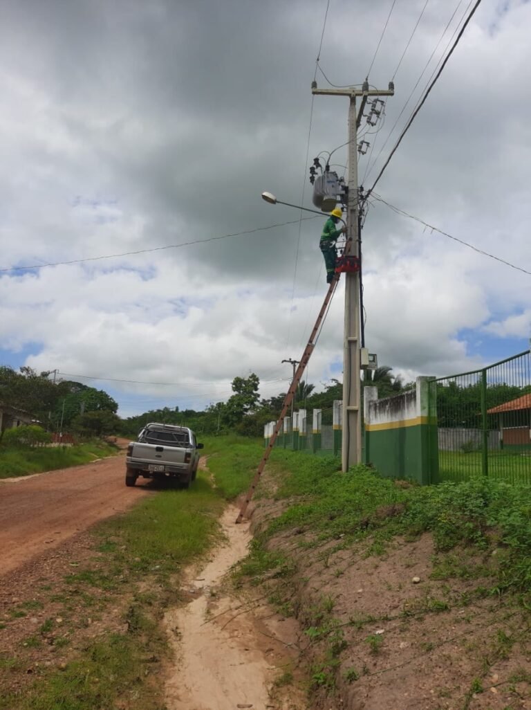 SEMITS realiza manutenção no sistema de iluminação pública na comunidade Catespero