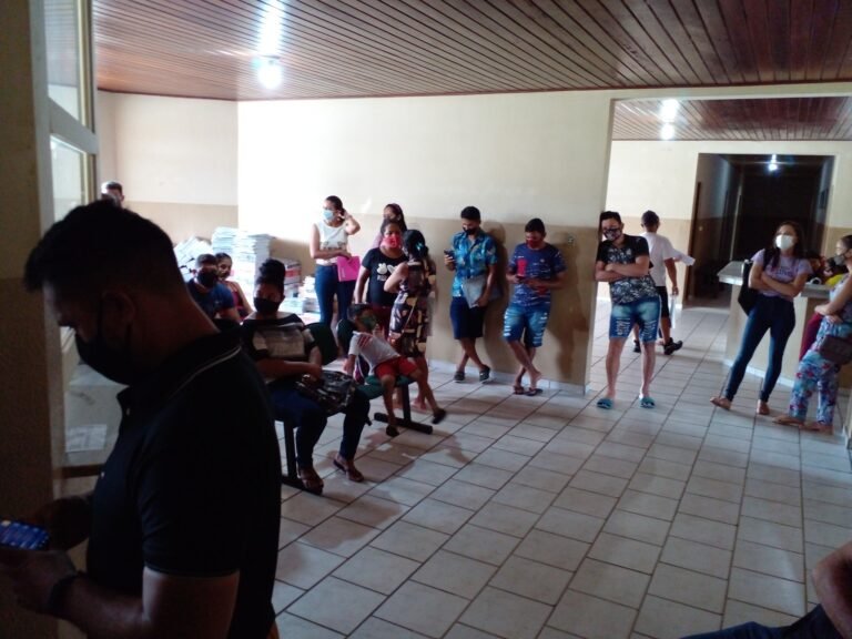 Recebimento da documentação dos concursados da Prefeitura de Curuá