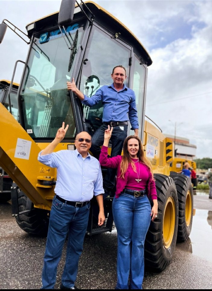 Prefeito recebe em Belém maquinário para ser utilizado na recuperação de estradas