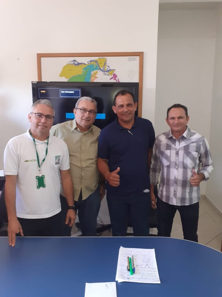 Prefeito Viaja a Santarém para resolver questões do município no INCRA