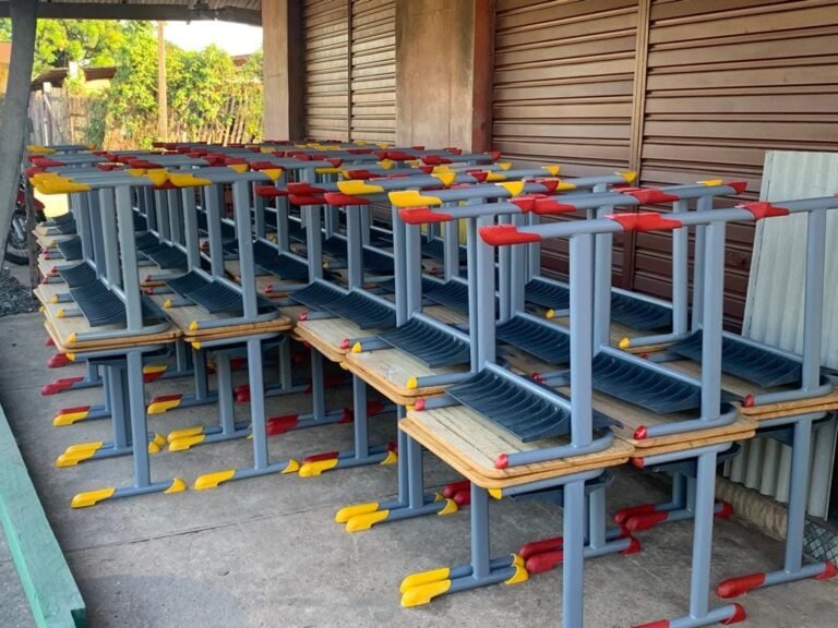 SEMED reforma e entrega mesas escolares recuperadas em algumas escolas do município