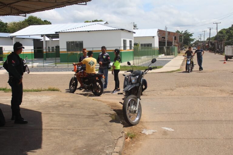 SEMMA, Trânsito e Polícia Militar realizam Blitz contra poluição sonora causada por motos