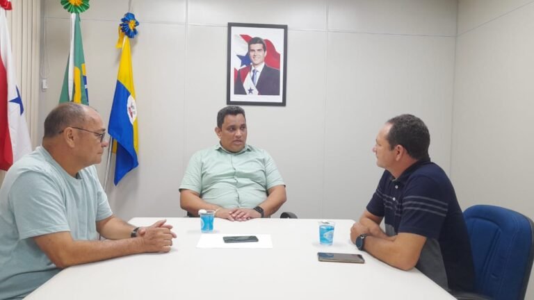 Prefeito Gica participam de audiência Centro de Governo em Santarém