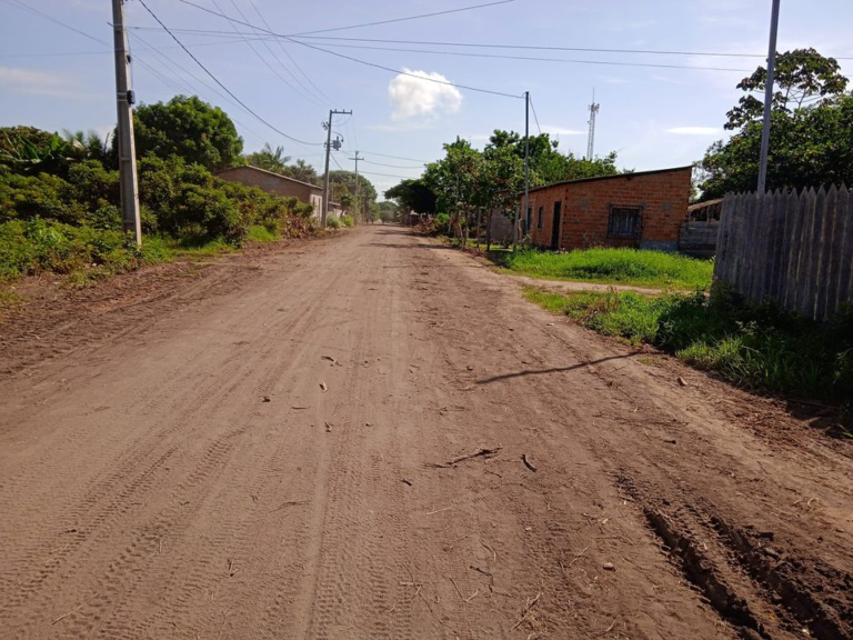 A Prefeitura de Curuá realiza trabalhos de limpeza nas ruas de nossa Cidade.