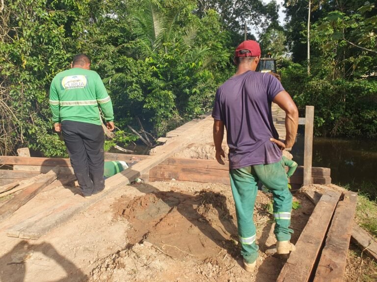 A prefeitura consertou a ponte da estrada da caçoada.