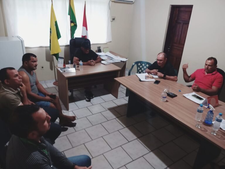 Prefeito reune com representante de banco para analisar investimentos no nosso município