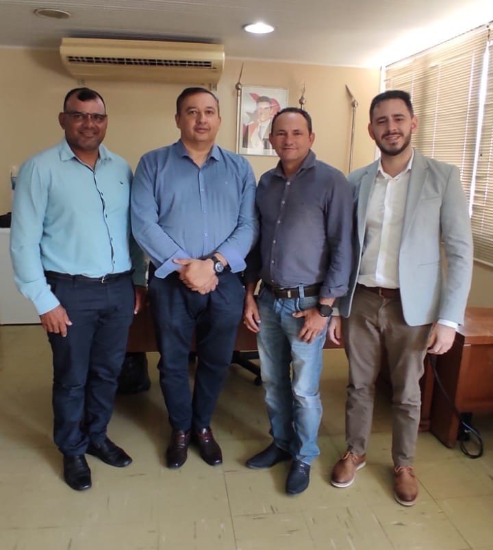 Em viagem a belém, prefeito se encontra com o governado Helder Barbalho.