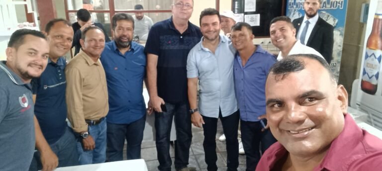 Prefeito esteve em reunião com o deputado Henderson pinto e o ministro do Turismo.