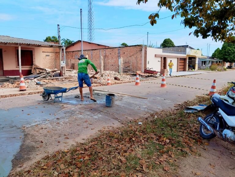 Prefeitura realiza serviços de recuperação em vias da cidade